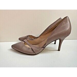 Nine West Kemble women size 7.5 M side cut out Pump lavender color